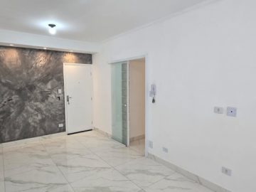 Apto de 1 quarto reformado 100 metros da praia São Vicente