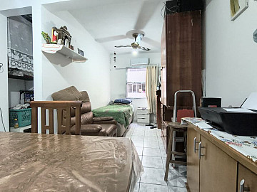 Com 30m� KITNET canal 6 H� 1 quadra da Praia 318 mil.
