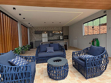 Casa Geminada com Piscina, mobiliada na Guilhermina