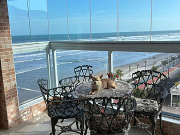 Apartamento com 2 quartos 1 Su�te em Mongagu� Frente Mar