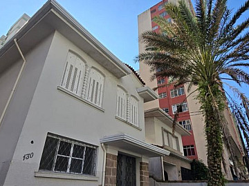 Casa com excelente localiza��o para com�rcio no Gonzaga