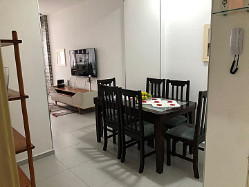 Apto 99,40m� 2Q. 2Wc Semimobiliado Frente Mar